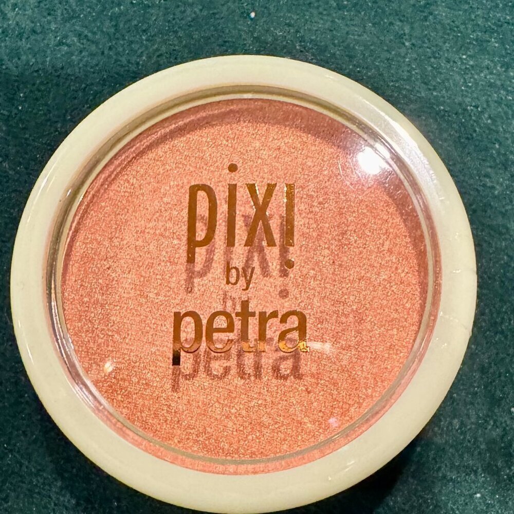 Pixi Highlighter in Peach-y Glow